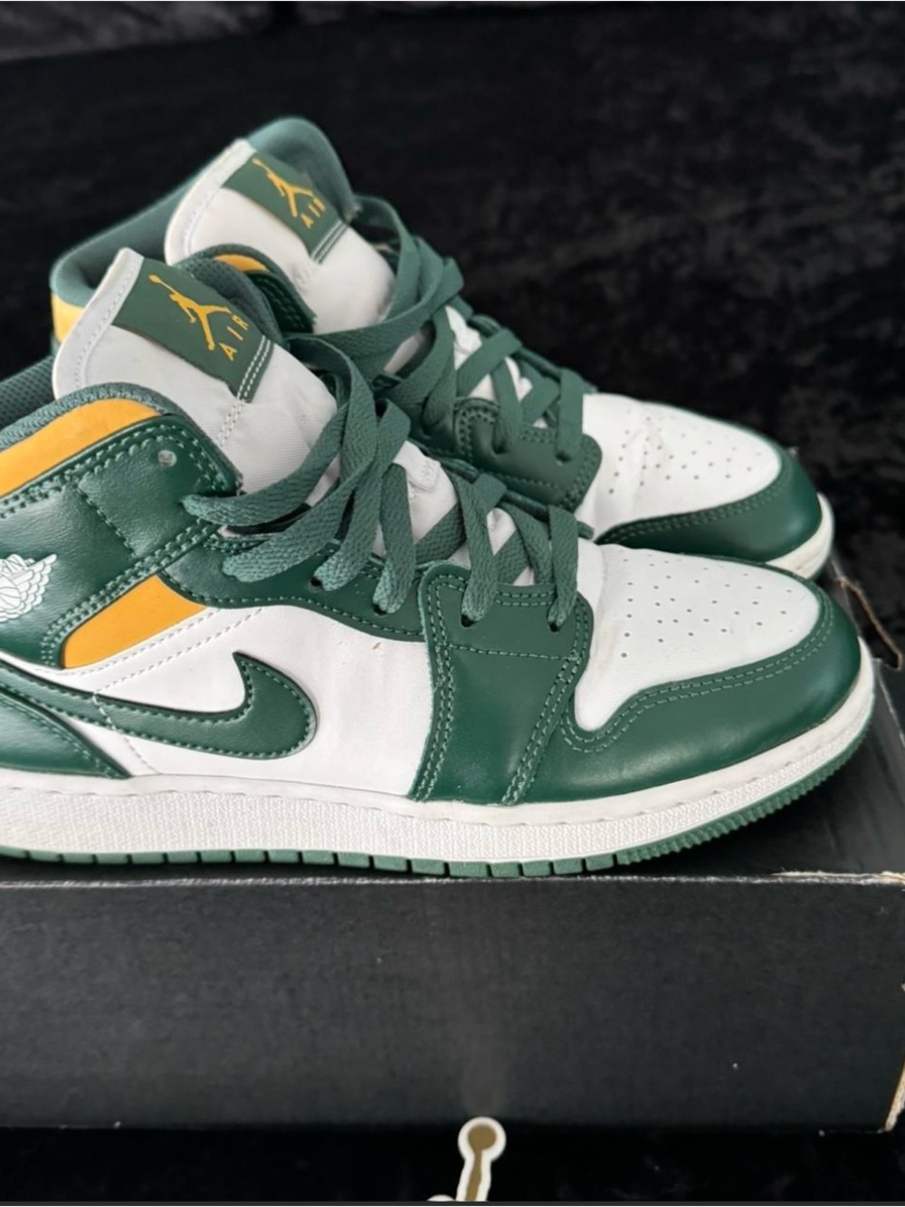 Jordan Air Jordan 1 Mid (GS) White and Green with Yellow Details